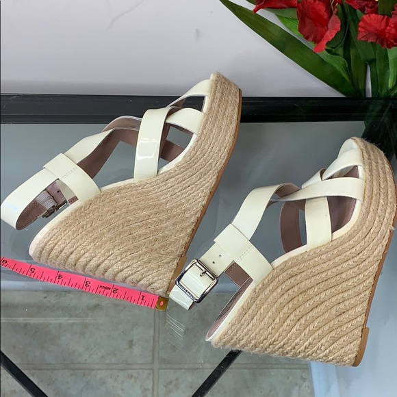 Vince CAMUTO wedges - Picture 5 of 8